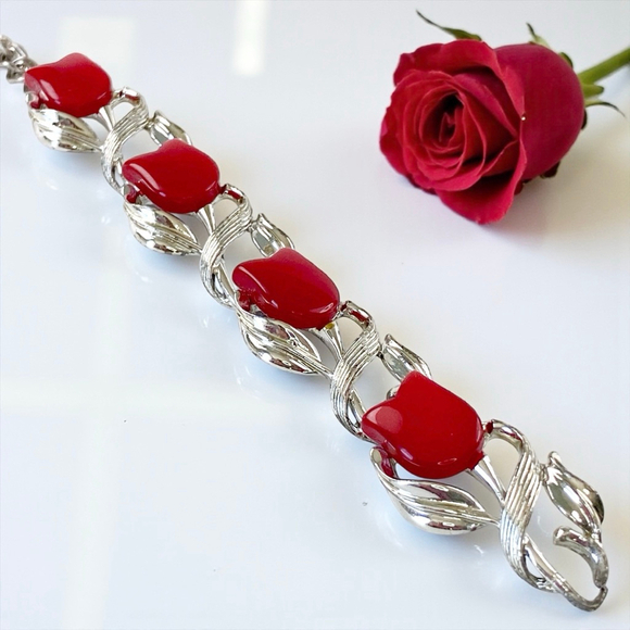 Vintage Jewelry - Vintage Red Tulip Thermoset Golden Silver Link Bracelet Signed STAR.